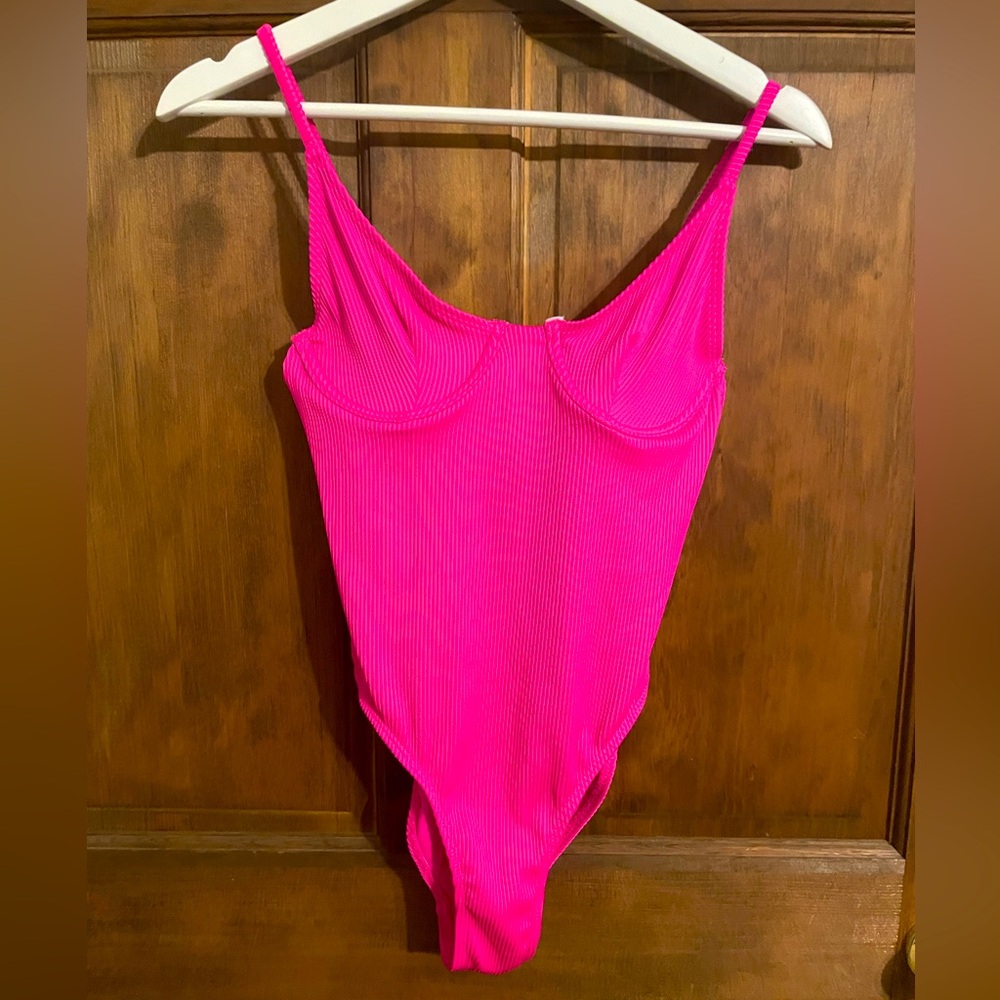 Revamped. XS High-cut One-piece Swimsuit. Hot pink.